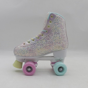 <span class=keywords><strong>Pattini</strong></span> a rotelle Vintage firmati punti <span class=keywords><strong>argento</strong></span> metallizzati e accenti di pizzo arcobaleno - Product Image 6