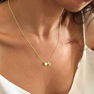 Nuovo arrivo pendolarismo giornaliero popolare catena di clavicola in rame dolce cuore d'oro con 26 lettere collana regalo per donna - Product Image 6