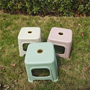 Taburete Cuadrado de Plástico de 60 cm, Silla de Jardín Minimalista de Polipropileno para Niños, Uso en Exteriores - Product Image 3