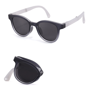2024 dégradé TR90 cadre lunettes <span class=keywords><strong>de</strong></span> soleil pliables pour enfants pour garçons et filles enfants lunettes <span class=keywords><strong>de</strong></span> soleil <span class=keywords><strong>nuances</strong></span> - Product Image 3