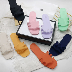 Chaussons de créateur 2025, sandales d'été, tongs, chaussons d'intérieur pour femmes - Product Image 4