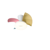 Ventilateur de plafond moderne et coloré de 26 pouces avec télécommande Mini lampe à LED à 6 vitesses Corps en fer Moteur à courant continu pour usage domestique