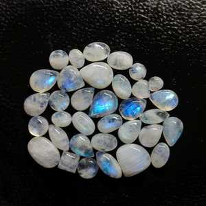 Cabujón de Piedra Lunar Arcoíris de Formas Mixtas 149 Ct, Gema Suelta, Fabricante y Exportador Mayorista OEM de la India - Product Image 4