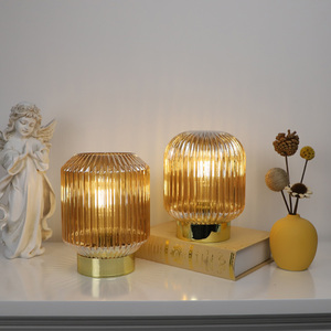 Lampe de table décorative nordique lampe de chevet en verre <span class=keywords><strong>veilleuse</strong></span> LED à vendre - Product Image 1