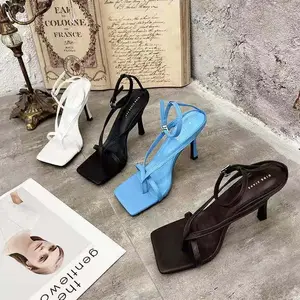 Sandali neri con fibbia a una linea nuova estate scarpe da donna di grandi dimensioni testa quadrata tacchi alti celebrità a rete tacchi a spillo femminili