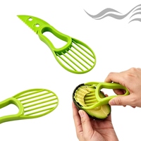 Keukenhulpje Multifunctionele Avocado-ontpitter, -snijder en -pitter 3-in-1 van plastic met beschermhoes