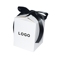 Schwarze Logo-Prägung Hochzeits-Süßigkeiten-Geschenk-Snacks-Gelee-Keks-Verpackung Maßgefertigte Weiße Karton-Schokoladenbox Mit Schwarzen Schleifen