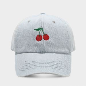 Casquette de baseball 6 panneaux en denim bleu, broderie personnalisée cerise, promotionnelle, pour un look sportif, printemps automne, élégante, décontractée, pour l'extérieur et la protection solaire - Product Image 2