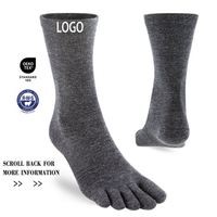 Chaussettes de sport personnalisées en laine mérinos à cinq doigts, avec design de revers et semelle respirante, anti-bactériennes pour adultes - Idéales pour la course et le cyclisme