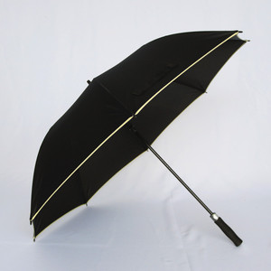 DD3508 <span class=keywords><strong>comprar</strong></span> tamaño mediano precios baratos marco de fibra a prueba de viento logotipo personalizado impresión negro recto goft paraguas para la venta - Product Image 1