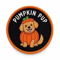Badge brodé en gros motif chien de dessin animé, patch rond personnalisé saisonnier avec broderie détaillée pour accessoires vestimentaires