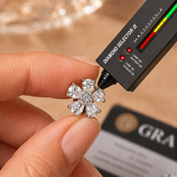 Anting-anting stud moissanite bunga lima kelopak elegan perak sterling 925 potongan pir, bersertifikat GRA, mendukung logo custom