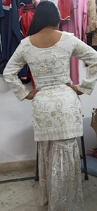 Vestido de una pieza con cuello pronunciado al por mayor, disponible en tallas y colores personalizados, vestido para mujer en venta en grandes cantidades - Product Image 4