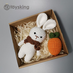 TK Handcraft Amigurumi : Cadeaux au crochet pour nouveau-nés, jouet lapin avec <span class=keywords><strong>hochet</strong></span> <span class=keywords><strong>carotte</strong></span>, fabrication artisanale - Product Image 2