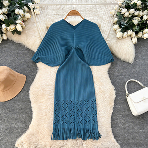 Miyake abito in Chiffon traspirante Vintage taglie Casual da festa O-scollatura a tinta unita con pieghe intrecciate di lunga lunghezza - Product Image 1