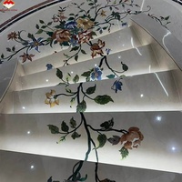 Marches d'escalier personnalisées en marbre Crème Marfil antidérapantes, beige, avec motifs découpés au jet d'eau
