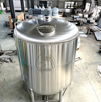 Cuve de mélange et d'agitation de grande capacité de 6000 gallons avec agitateur pour le traitement du shampoing, du revitalisant, des cosmétiques et des produits chimiques liquides