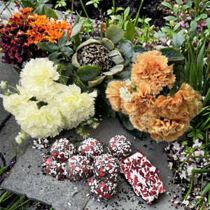 باقات زهور اصطناعية يدوية الصنع من الحرير البرغندي، زهور قرنفل واقعية بلون الخريف المحروق للتخرج وعيد الميلاد والسنة الصينية الجديدة ZR1455 - Product Image 3