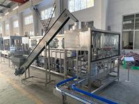 Adyce 150 — 3000 bph entièrement automatique, 5 cylindres, pour le remplissage d'eau