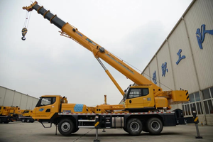 رافعة شاحنة متنقلة XCT20 بحمولة <span class=keywords><strong>20</strong></span> طن مع ذراع تلسكوبي بارتفاع رفع 42.8 متر، محرك وناقل حركة ومضخة في الإمارات العربية المتحدة - Product Image 4