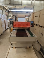 Machine à plastifier le papier de qualité industrielle, robuste et compacte, pour le traitement du papier, la protection des documents et des photos, amélioration de la qualité.