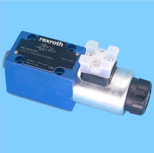 R900561279 4WE6E6X/EW230N9K4 Válvula direccional de tres posiciones y cuatro vías de acción directa húmeda - Product Image 1