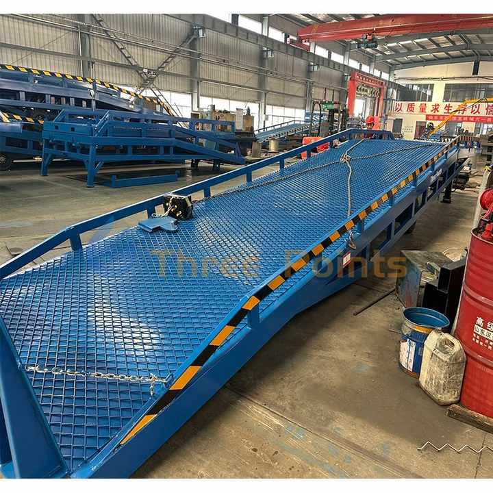 Three-Point Lift Ramp Truck Unloading Container Loading Yard Ramp ...