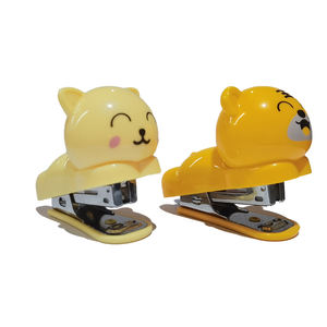 دباسة كرتونية لطيفة مخصصة شكل حيوان يدوي دباسة صغيرة - Product Image 6