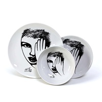 Service de 2 assiettes de luxe en porcelaine fine avec motif de portrait artistique, en céramique, résistant au micro-ondes, pour la décoration de table d'hôtel