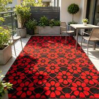 Tapis en gazon artificiel à motif floral rouge, base noire, design floral, gazon synthétique décoratif pour la décoration des sols