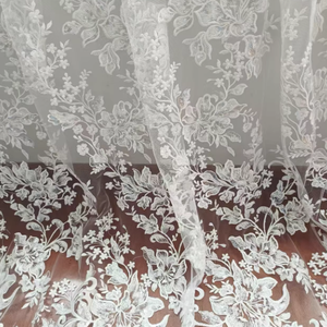 تصاميم تطريز الزهور مع خرز ثقيل، قماش دانتيل 100% بوليستر مع خرز وترتر فاخر لفساتين زفاف الفتيات - Product Image 1