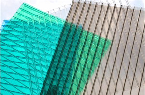 Feuilles creuses en <span class=keywords><strong>polycarbonate</strong></span> de <span class=keywords><strong>4mm</strong></span> d'épaisseur Feuilles alvéolaires personnalisées - Product Image 4