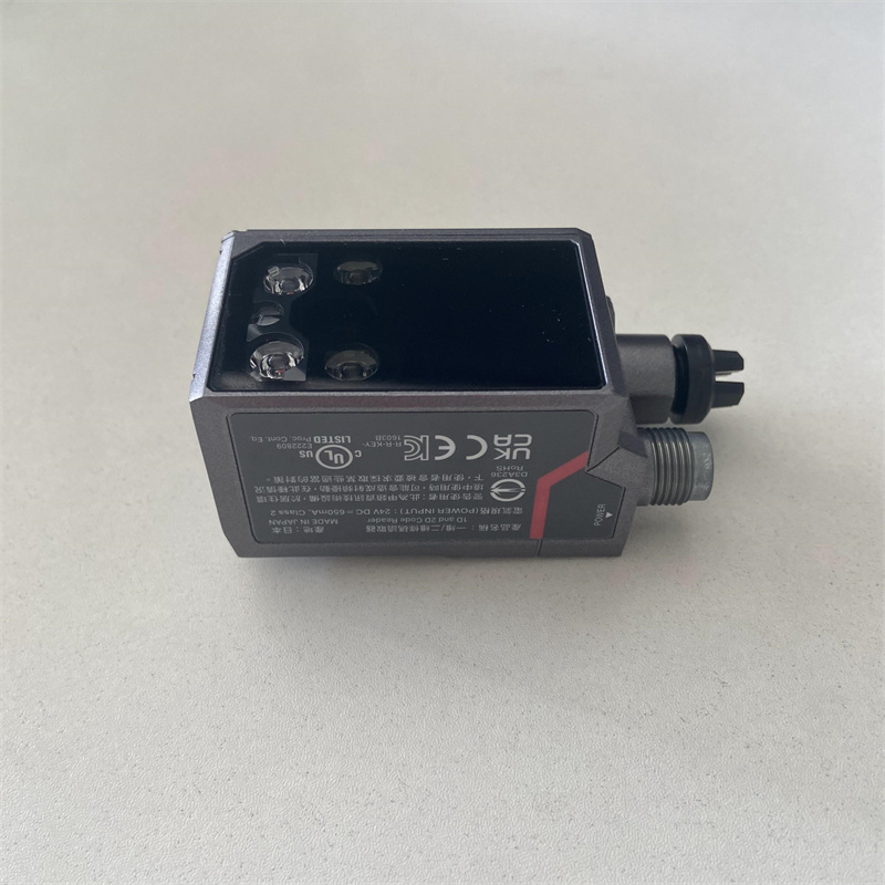 【新品】KEYENCE コードリーダー　SR-X100 コードリーダに求められるすべてをこの1台に | AI搭載コード