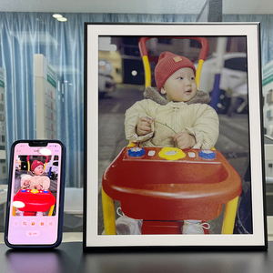 กรอบรูปอิเล็กทรอนิกส์ 13.3 นิ้ว จอแสดงผล E Ink 6 สี รองรับ Wifi, อัปเดตผ่านแอพ/คลาวด์ ได้ 5000 ครั้ง กรอบรูปดิจิตอลลายไม้ - Product Image 1