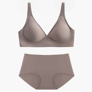 En Gros OEM Pantalon Push-up Sans Armature Soie Glacée Nuisette Soutien-gorge Gelée et Ensembles Culottes Soutiens-gorge Sans Coutures Maillot de Bain BH Soutien-gorge Culottes Sans Couture - Product Image 6