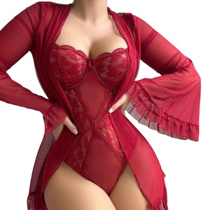 Set Pigiama in Pizzo e Rete Taglie Forti, Maniche a Campana, Lingerie Trasparente di Lusso per Donne - Product Image 1