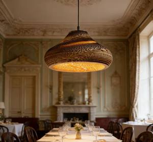 โคมไฟระย้าสไตล์เอเชียตะวันออกเฉียงใต้ ดีไซน์รังผึ้งแบบถัก โคมไฟห้อยเพดานสำหรับห้องครัว ร้านอาหาร สไตล์โมเดิร์น - Product Image 2