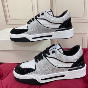 Baskets de skate 2026 rouges et blanches ornées de strass, inspirées des créateurs, chaussures plates décontractées embellies de cristaux pour femmes et hommes, baskets streetwear - Product Image 3