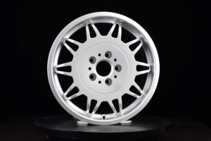 Ruedas Monobloque Forjadas Pengzhen Personalizadas de Plata 5x120 de 17 Pulgadas 6061 T6 para <span class=keywords><strong>BMW</strong></span> <span class=keywords><strong>M3</strong></span> <span class=keywords><strong>E36</strong></span> 1994 - Product Image 3