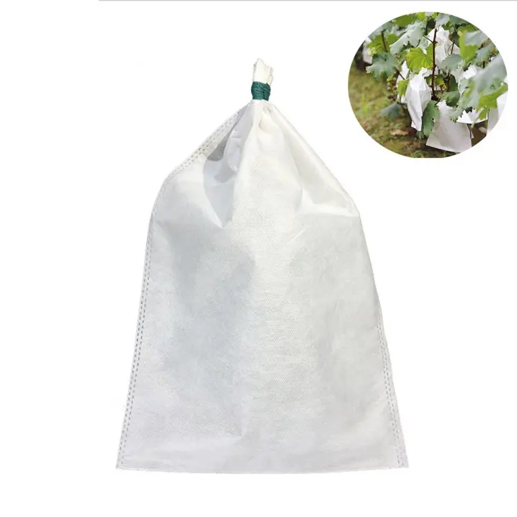 Wholesale Factory High Grade material PP Spunbnod Non-woven Breathable Fruit Protection Bag For Grape And So On