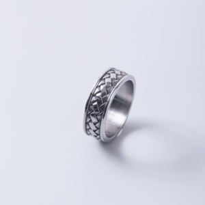 하이 퀄리티 도매 전통 복고풍 양각 스테인레스 스틸 반지 개인 디자인 소년 남성 반지 - Product Image 6
