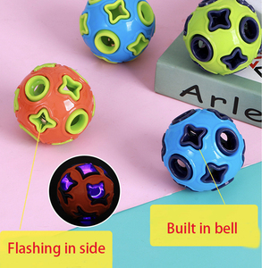 Klasik noel interaktif köpek akıllı top Chew oyuncak ile LED ışık TPR doğal kauçuk bulmaca besleyici çevre dostu özel Logo - Product Image 6