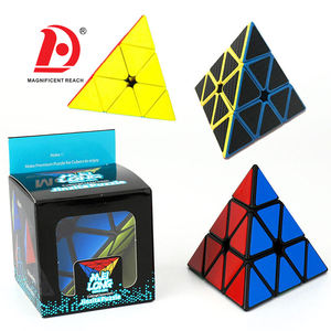 HUADA personalizado <span class=keywords><strong>3x3</strong></span> pirámide rompecabezas <span class=keywords><strong>cubo</strong></span> mágico juguetes giro triángulo 3D rompecabezas velocidad <span class=keywords><strong>cubo</strong></span> juguetes chico educativo mano entrenamiento IQ Juguetes - Product Image 1
