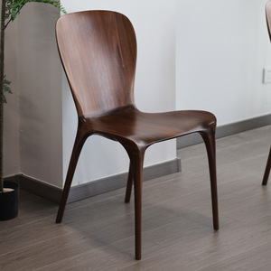Silla de Comedor de Madera Maciza Estilo Nórdico Hecha en China, Silla <span class=keywords><strong>Eureka</strong></span> de Nogal Negro Norteamericano, Diseño Curvo, Ensamblaje Totalmente con Cepillones - Product Image 6