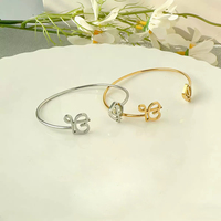 Nouveau Bracelet Jonc Plaqué Or de Haute Qualité 2026, Bijou de Main Unisexe en Acier Inoxydable Tendance, Idéal Cadeau