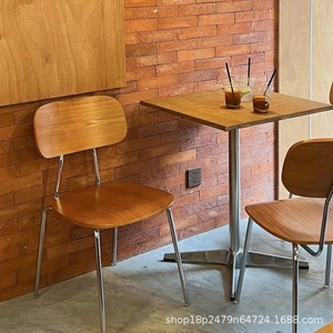 Chaise de salle à manger avec siège en bois et pieds en métal, style scandinave, design simple et moderne - Product Image 2