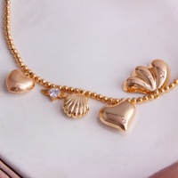 Style de vacances pour femmes géométrie irrégulière amour arc coquille laiton plaqué or pendentif chaînes classiques présentant un charme de personnalité