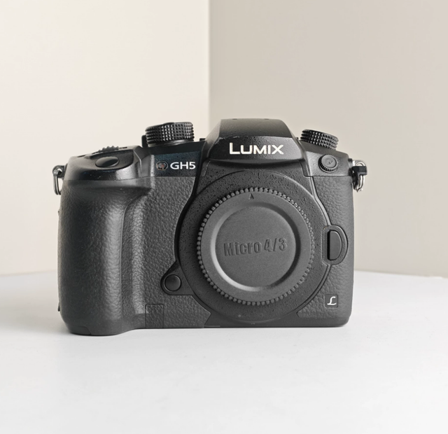 High Quality Panasoni-C DC-GH5 Mirrorless 4K Video 20MP Digital Camera with SD Card
