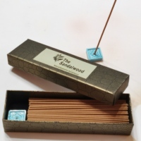 Varilla de incienso de Agarbatti de sándalo Natural sin bambú, Uso Terapéutico perfumado de madera de estilo chino empaquetado en cajas