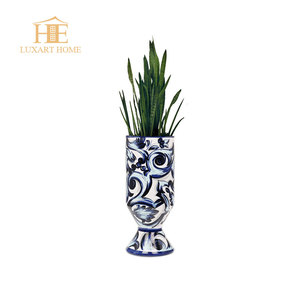 <span class=keywords><strong>Maceta</strong></span> <span class=keywords><strong>de</strong></span> Cerámica Azul y Blanca - Product Image 1